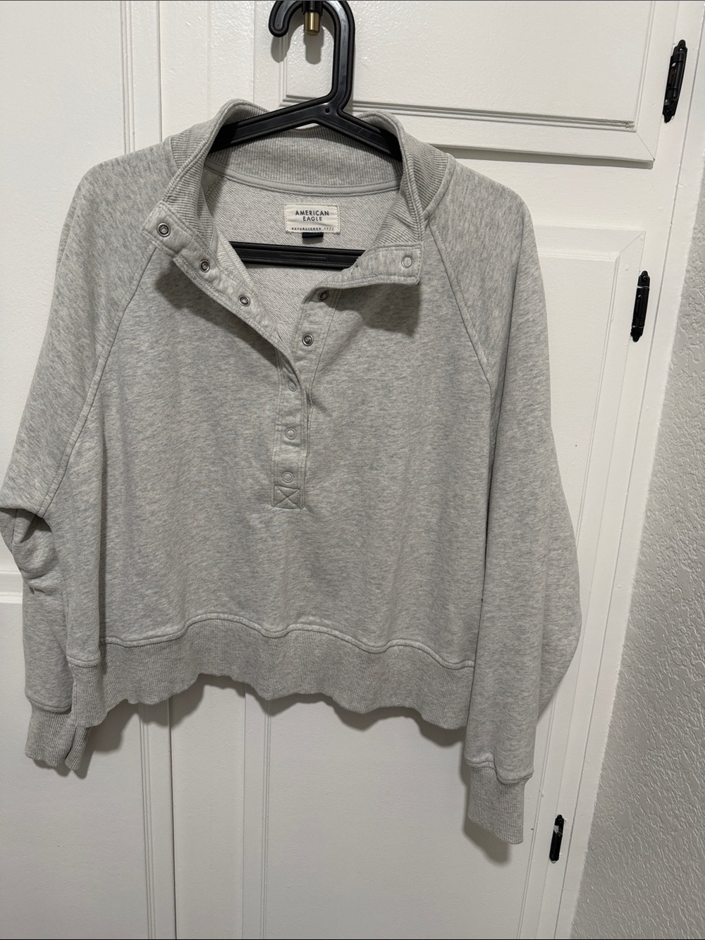American Eagle Outfitters Light Gray Snap-Button Funnel Neck Sweatshirt
